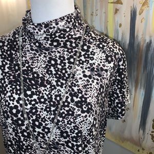 🏷️ Madison Woman Mock Neck Stretch Blouse 1X